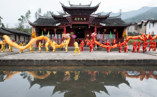 连城开展非遗民俗展演进景点活动1