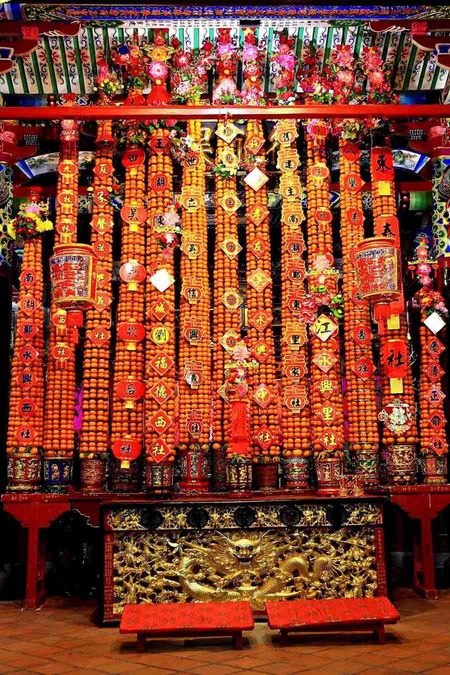 莆田“千面”元宵:轮番上演“上刀山下火海”绝技 莆田“千面”元宵:轮番上演“上刀山下火海”绝技