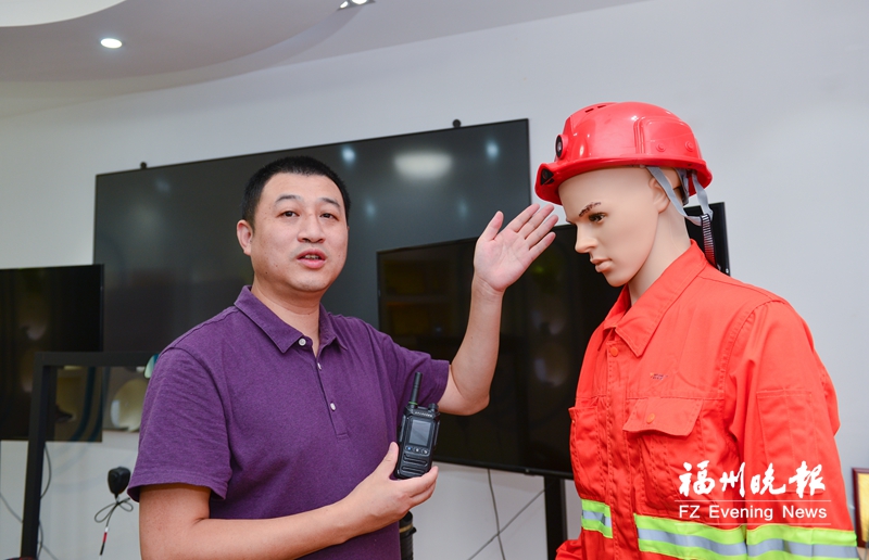 李勇:给渔民戴上“护身符”