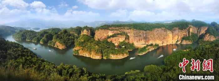 图为泰宁金湖大赤壁。 刘贤健 摄